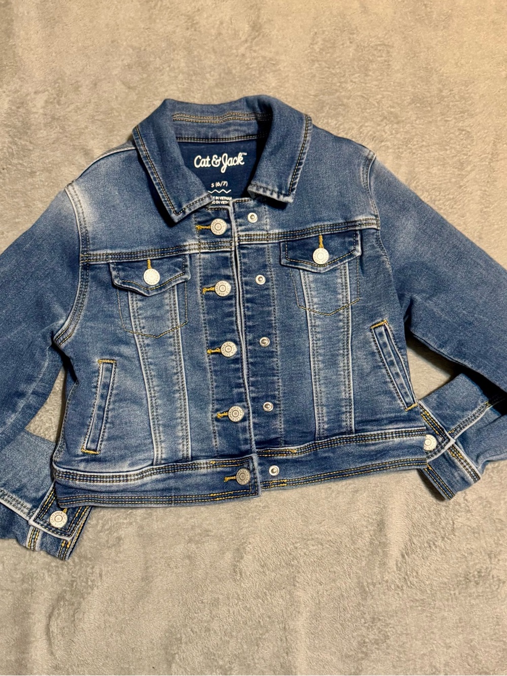 Cat & Jack Girls' Blue Denim Jacket size 6/7